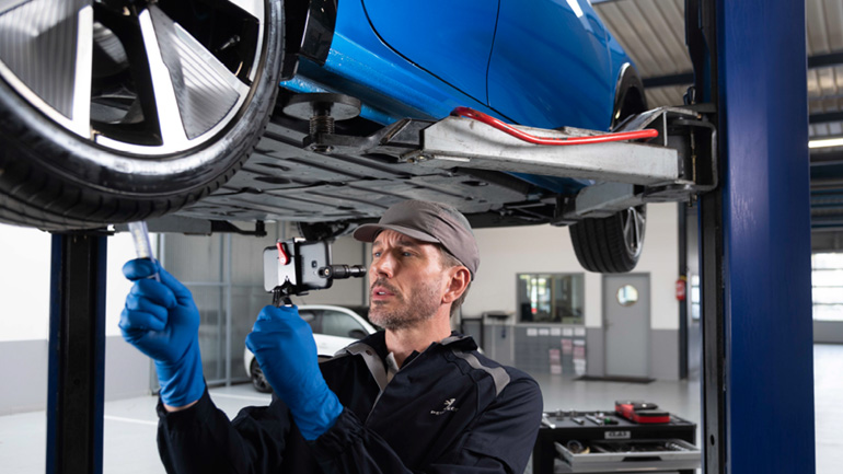 Η Peugeot σού δείχνει με βίντεο πώς γίνεται το service του αυτοκινήτου σου